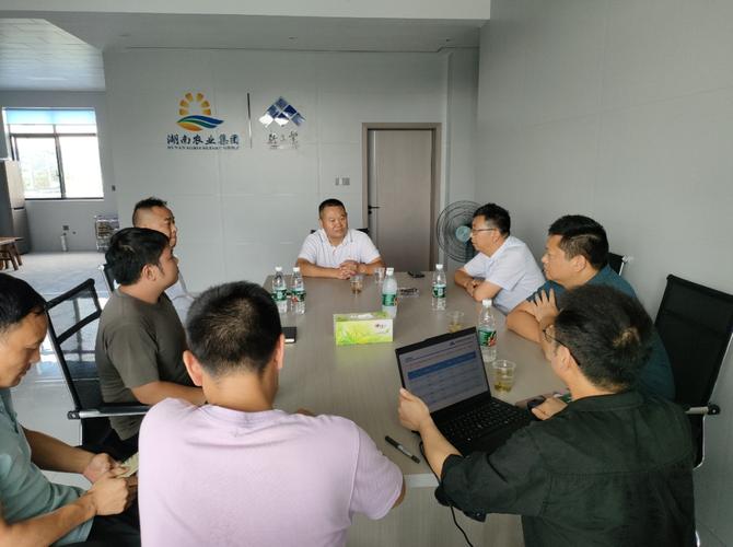 他勉励岳阳服务部要以此次揭牌成立作为新起点,切实履行好国有企业